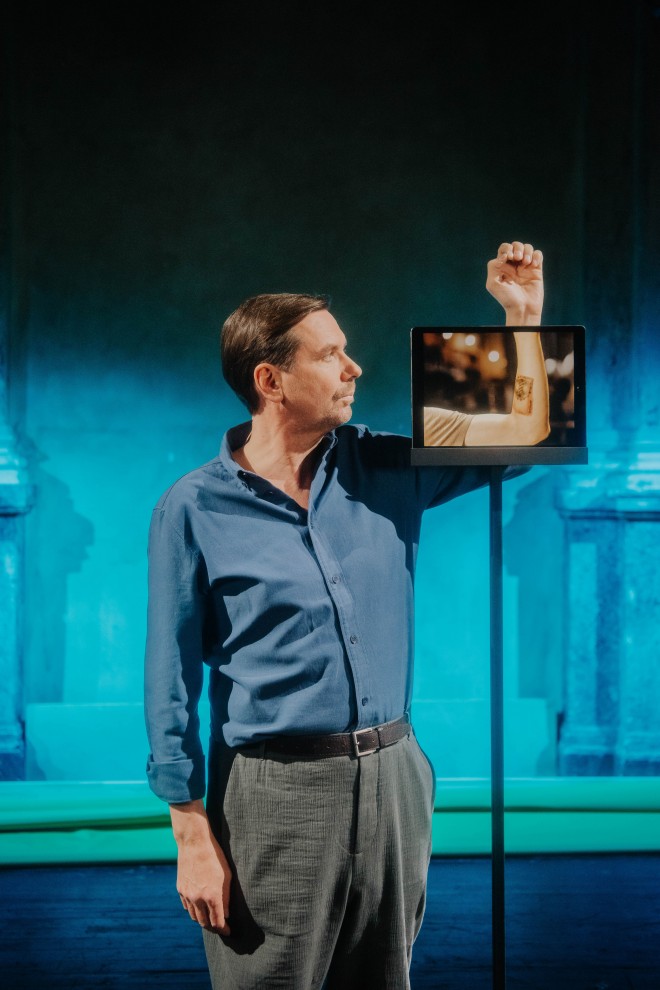 This new translation for the Burgtheater will premiere on New Year's Eve.
